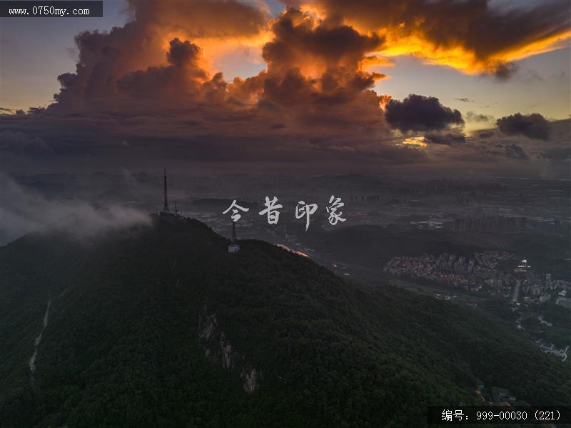 航拍圭峰山_航拍,旅游景点,自然景观